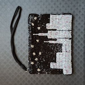 Beaded wristlet 👛